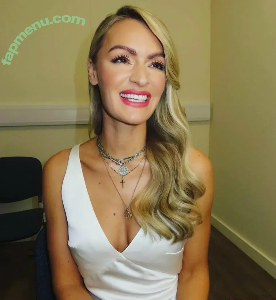 Laura Woods nude photo #0109 (laurawoodsy)
