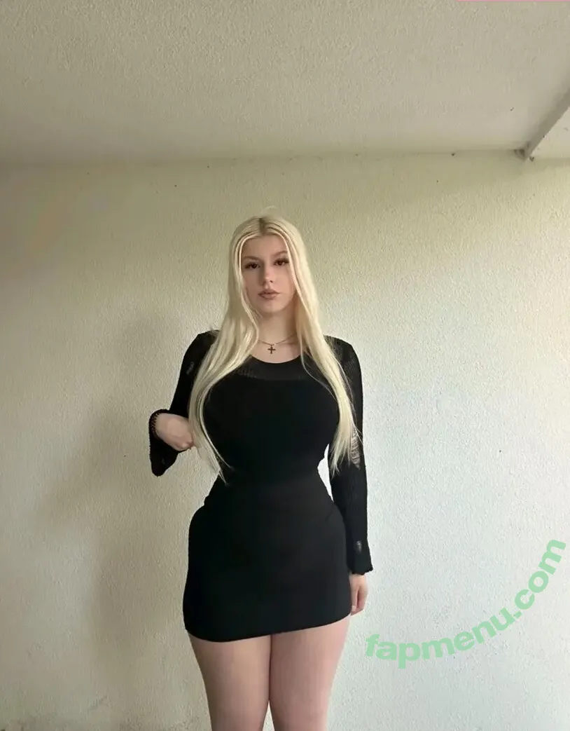 Laura.z57 nude photo #0093 (laurachesnok)