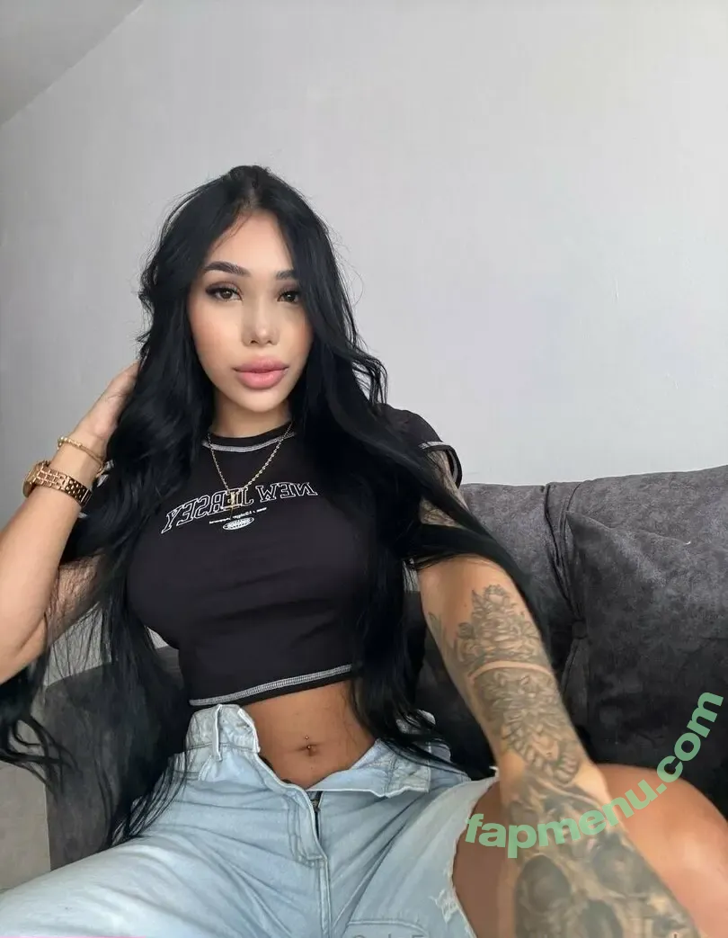 laurapeachez nude photo #0002 (laurapeachez)