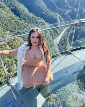 lauratavora / gabyguterres2021 / umapave nude photo #0007