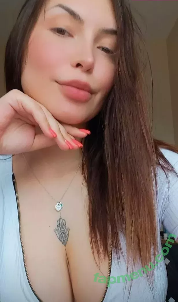 lauratavora nude photo #0038 (gabyguterres2021 / umapave)