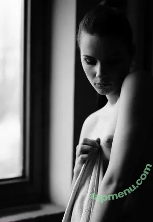 Laure Surlerivage / Lauresurlerivage / laure.surlerivage2 nude photo #0244