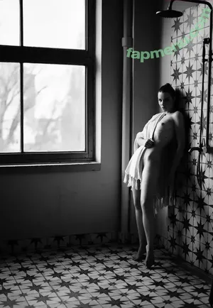 Laure Surlerivage / Lauresurlerivage / laure.surlerivage2 nude photo #0256