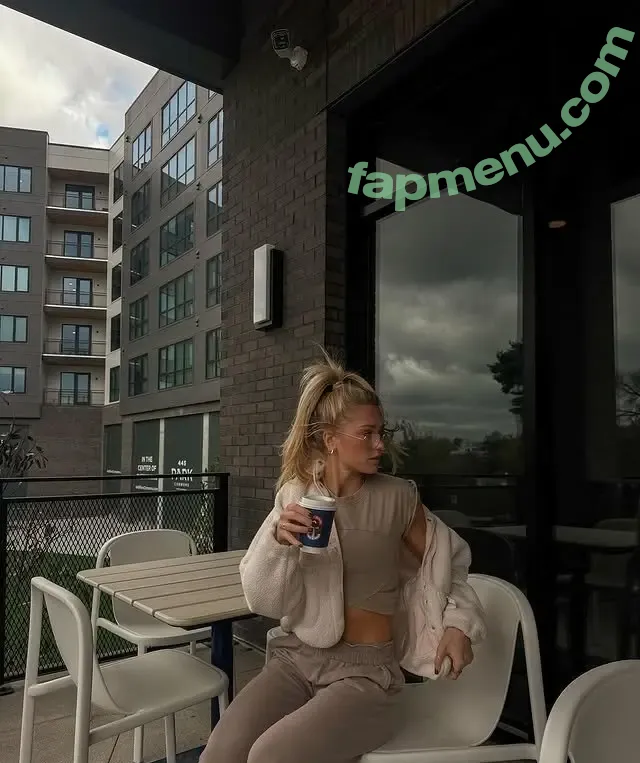 Lauren Bennett nude photo #0080 (domorewithlaur / laurenbennett)