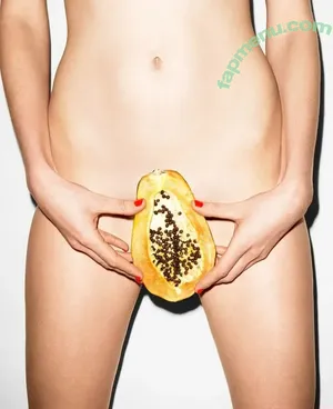  nude photo #0005