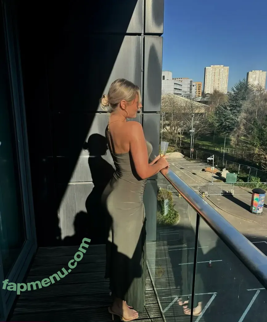 Lauren Duffy nude photo #0034 (Green Dress Girl / laurenduff_y)