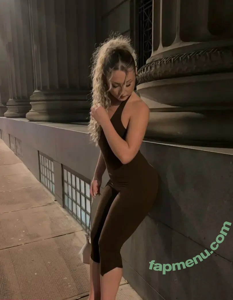 Lauren Duffy nude photo #0041 (Green Dress Girl / laurenduff_y)