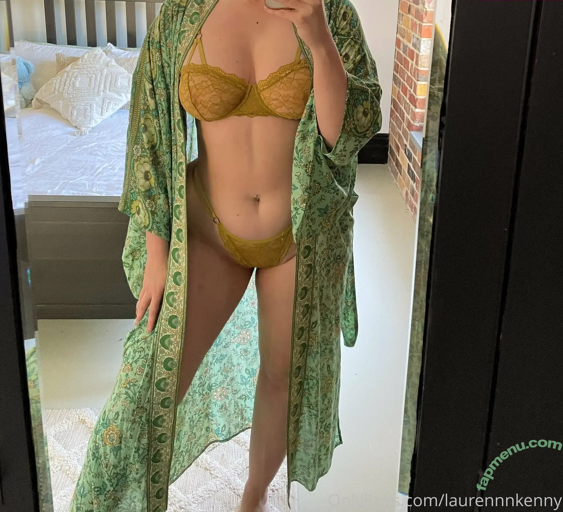 Lauren Kenny nude photo #0100 (laurennnkenny)