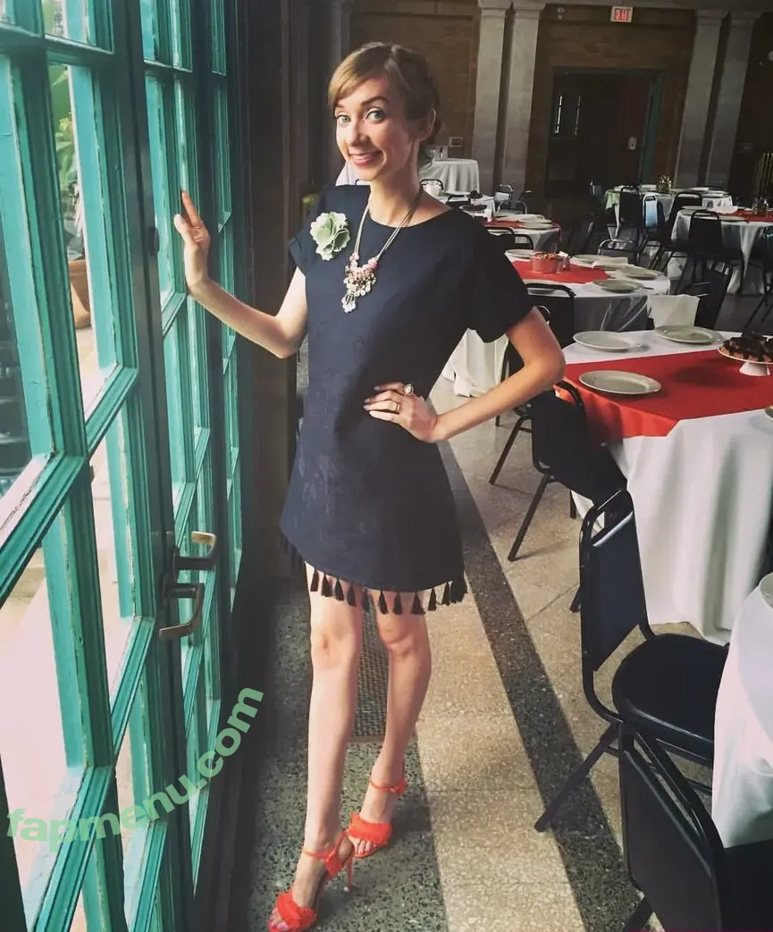 Lauren Lapkus nude photo #0041 (laurenlapkus)