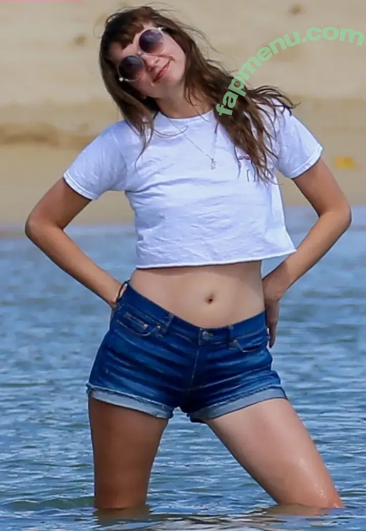 Lauren Lapkus nude photo #0048 (laurenlapkus)