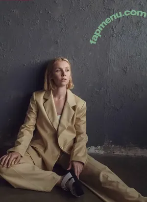 Lauren Lyle / laurenlyle7 nude photo #0009