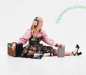Lauren Lyle / laurenlyle7 nude photo #0017
