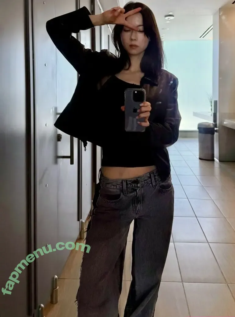 Lauren Tsai nude photo #0379 (laurentsai)