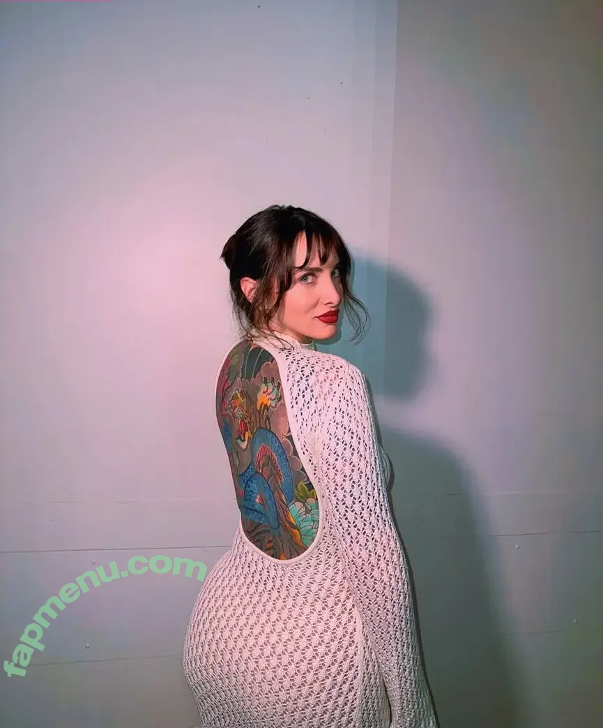 Lauren Urasek nude photo #0021 (laurenurasek / loandthecosmos)