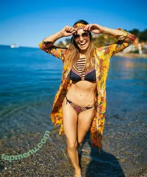 Laury Thilleman / laurythilleman nude photo #0029