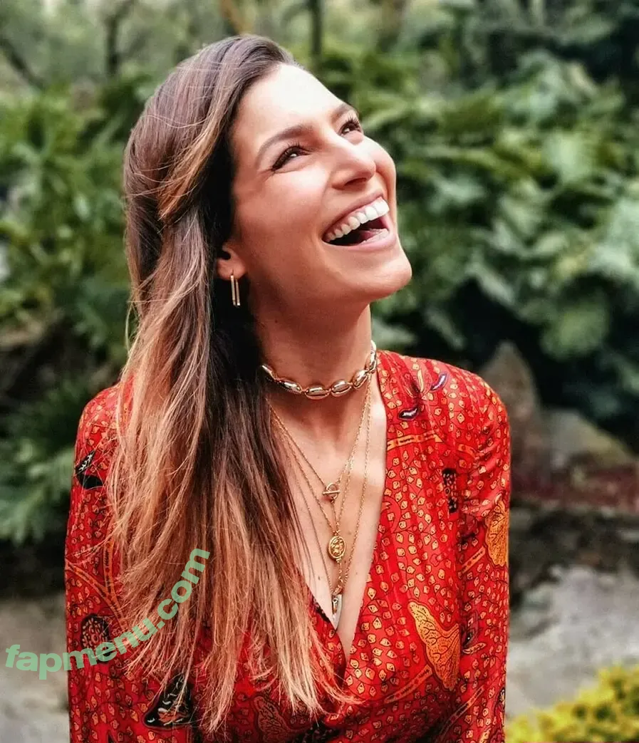Laury Thilleman nude photo #0026 (laurythilleman)