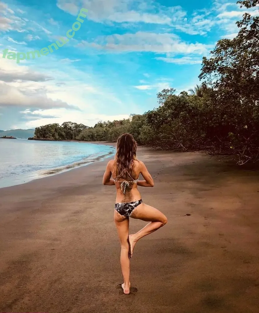 Laury Thilleman nude photo #0049 (laurythilleman)