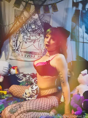lavender_bloodlust_free / freedeadcat_woah nude photo #0017