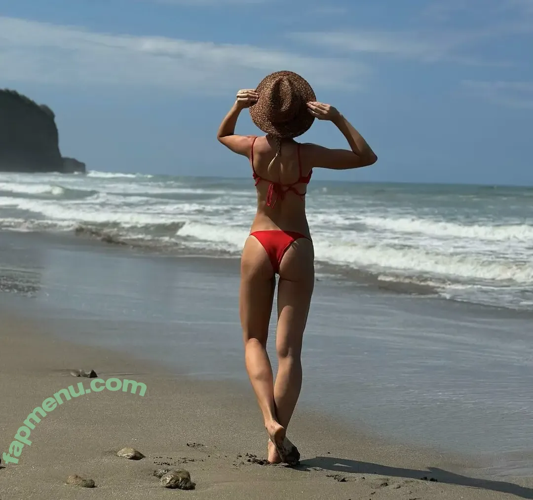 Lavinia Valbonesi nude photo #0010 (laviniavalbonesi_)