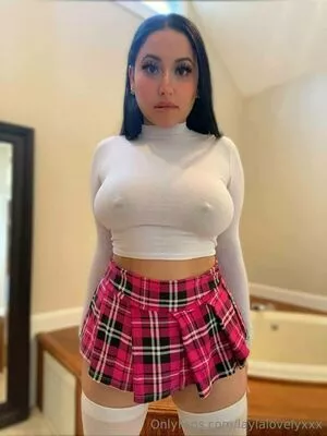 laylalovelyxxx / layla_lovely57 nude photo #1900