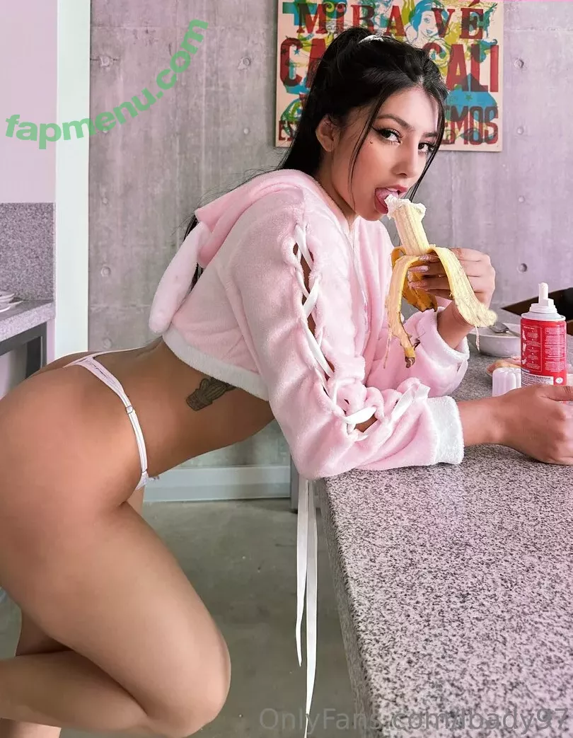 lbady97 nude photo #0064 (lbady97)
