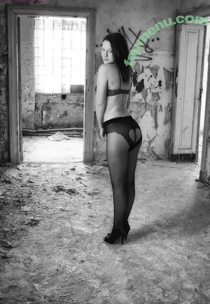 Lea Gruner / l.__gnr nude photo #0063