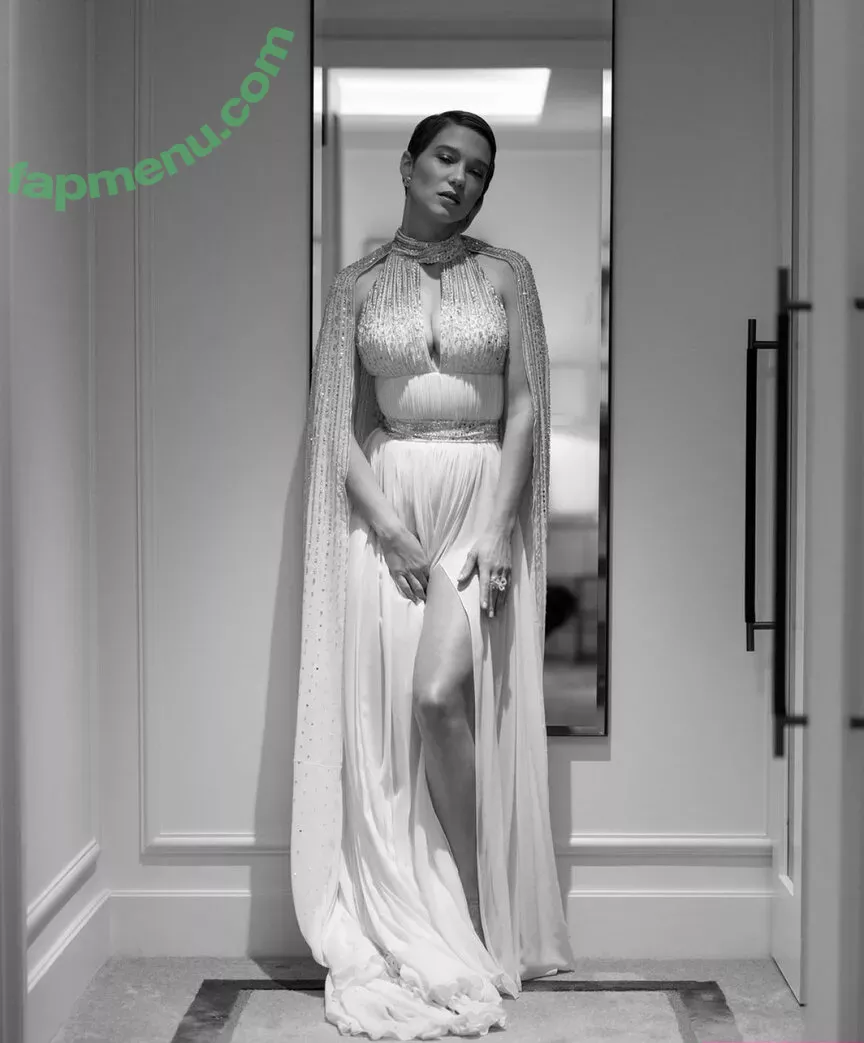 Lea Seydoux nude photo #0294 (leaseydouxfr)