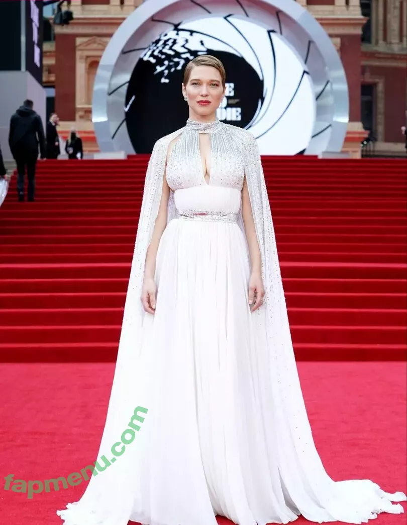 Lea Seydoux nude photo #0295 (leaseydouxfr)