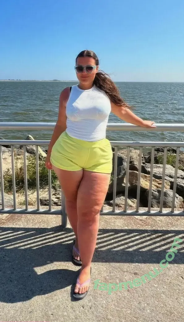 Lejneziri nude photo #0002 (lejlaneziri)
