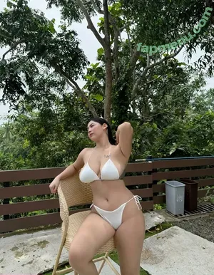 Leonajie Almario / leannealmario nude photo #0018