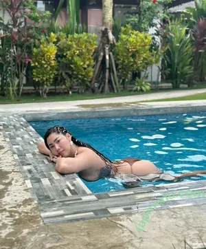 Leonajie Almario / leannealmario nude photo #0031