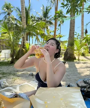 Leonajie Almario / leannealmario nude photo #0043