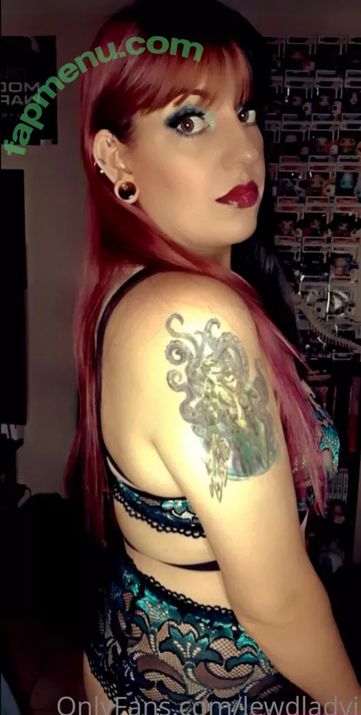 Lewdladyj nude photo #0004 (Morty25968678 / geeklady_j / l3wdgirl)