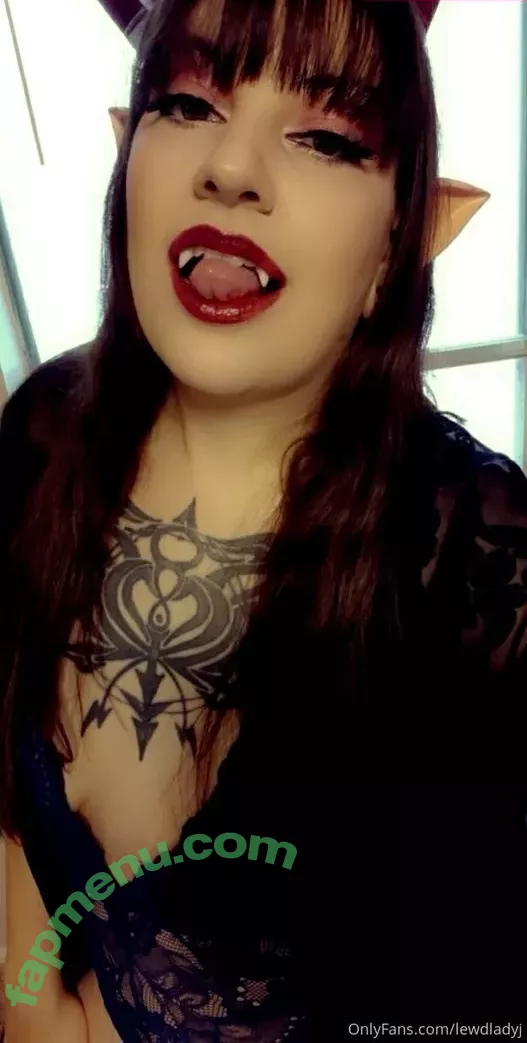Lewdladyj nude photo #0020 (Morty25968678 / geeklady_j / l3wdgirl)