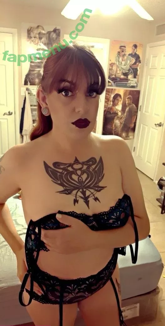 Lewdladyj nude photo #0026 (Morty25968678 / geeklady_j / l3wdgirl)