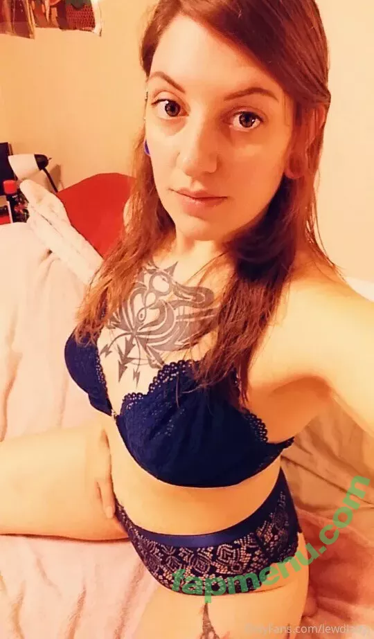 Lewdladyj nude photo #0037 (Morty25968678 / geeklady_j / l3wdgirl)