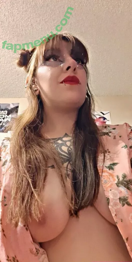 Lewdladyj nude photo #0045 (Morty25968678 / geeklady_j / l3wdgirl)