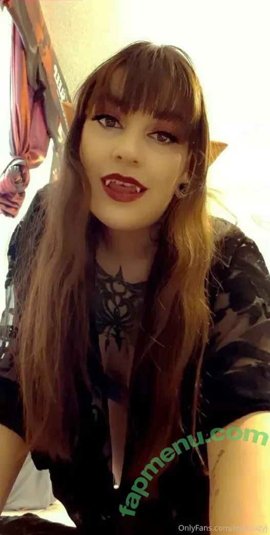 Lewdladyj nude photo #0052 (Morty25968678 / geeklady_j / l3wdgirl)