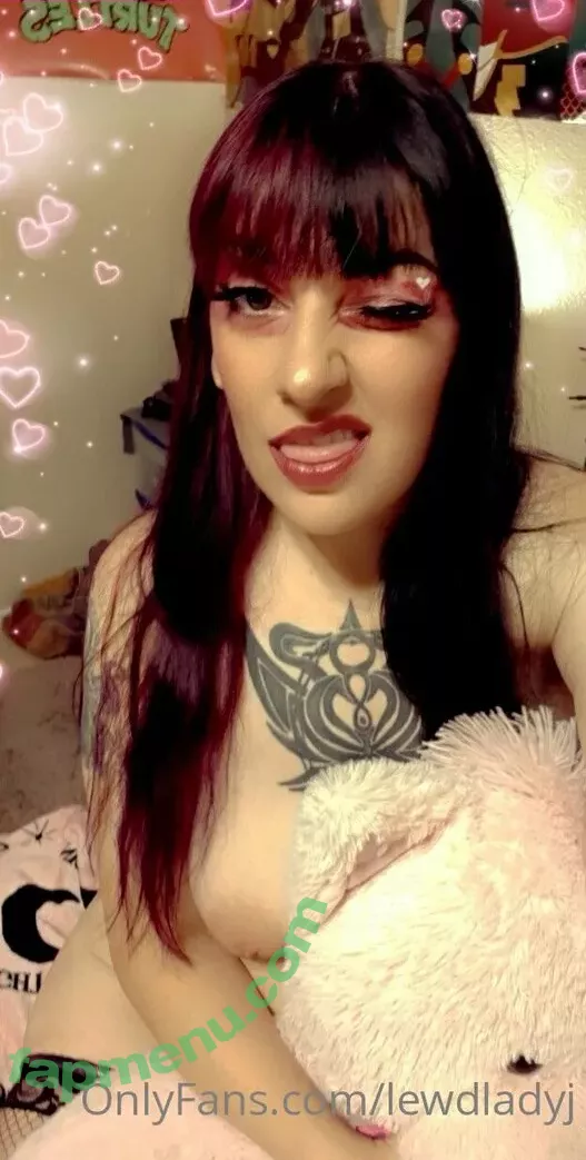 Lewdladyj nude photo #0064 (Morty25968678 / geeklady_j / l3wdgirl)