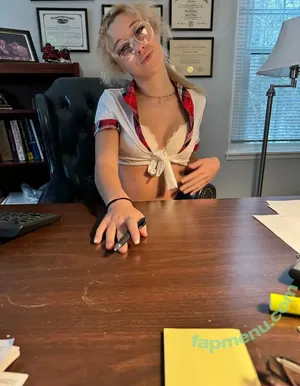  nude photo #0004
