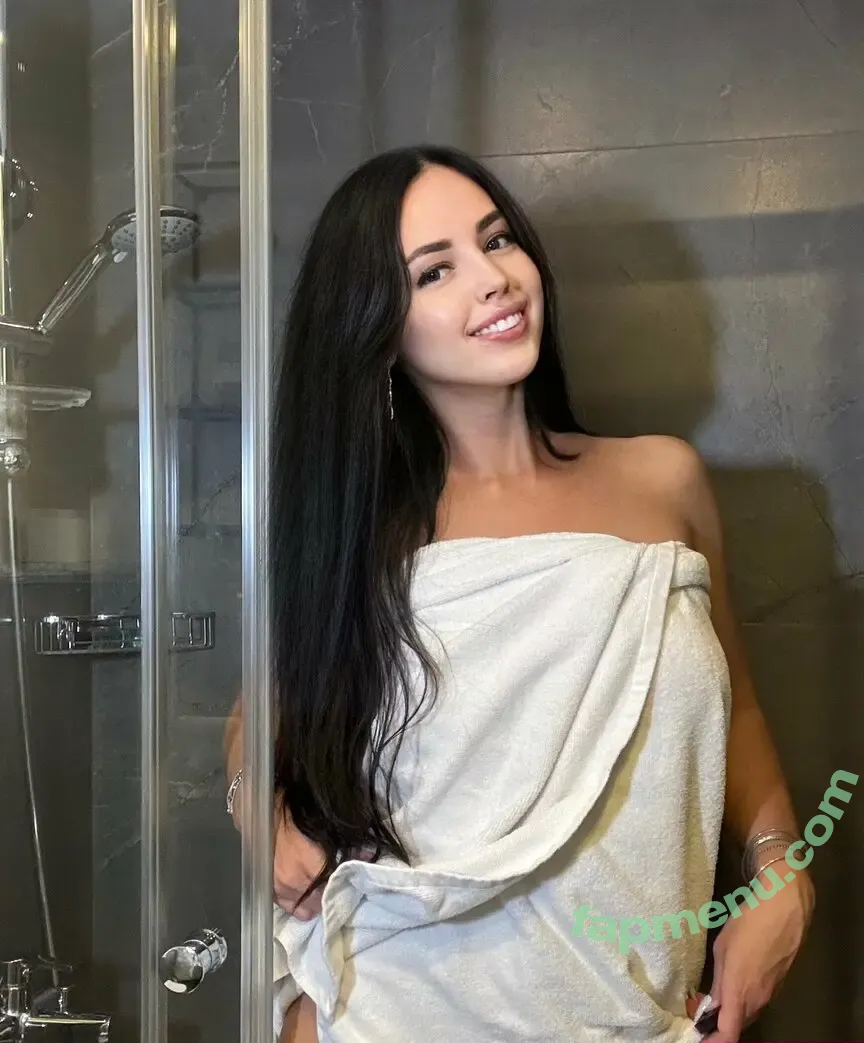 lia_verse nude photo #0012 (lia.verse)
