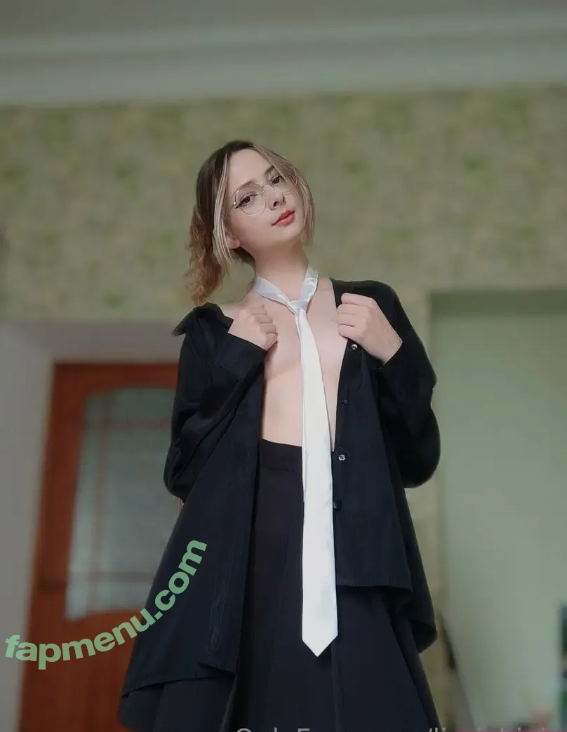 liarichivip nude photo #0008 (liarichivip)
