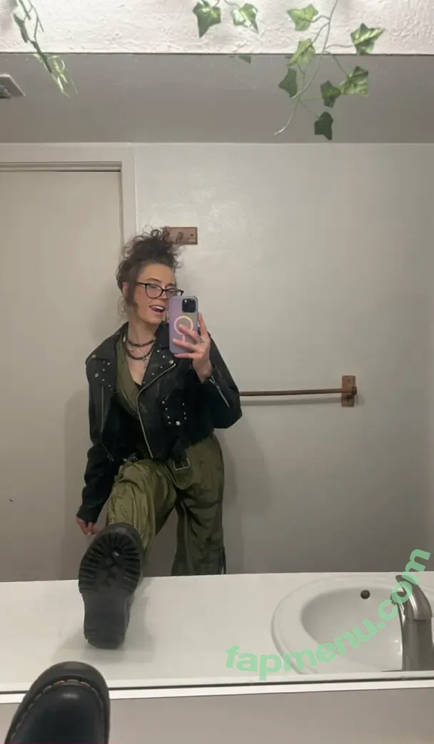 lifewithlunaxo nude photo #0025 (life.with.luna.xo)