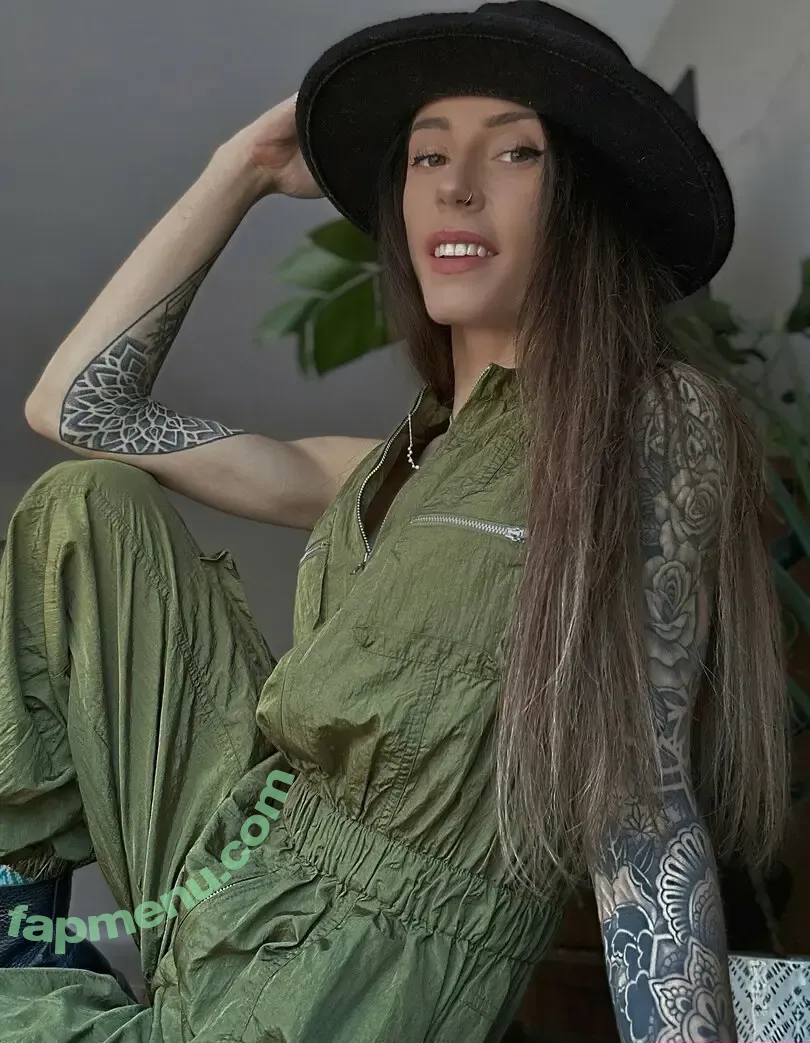 lifewithlunaxo nude photo #0030 (life.with.luna.xo)