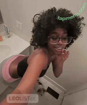  nude photo #0005