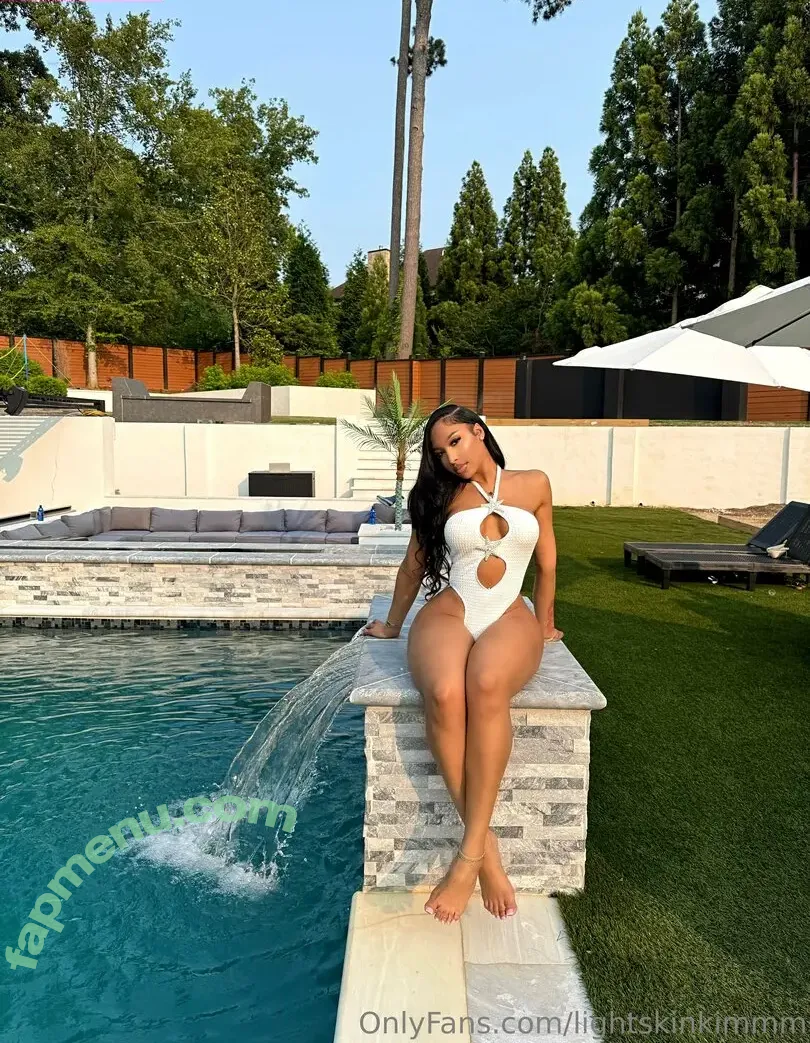 lightskinkimmm nude photo #0002 (lightskinkim)