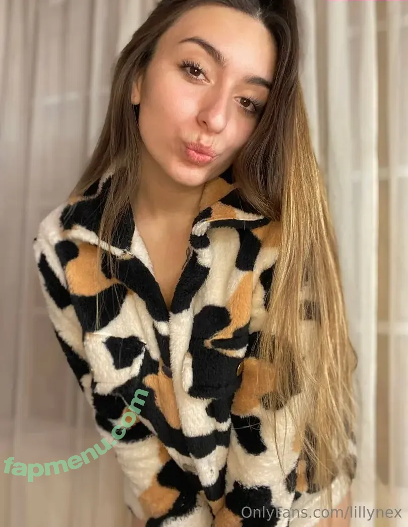 liillybr nude photo #0021 (liilybrown)