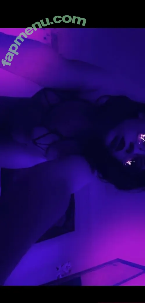 lil_kumi nude photo #0013 (lilkimthequeenbee)