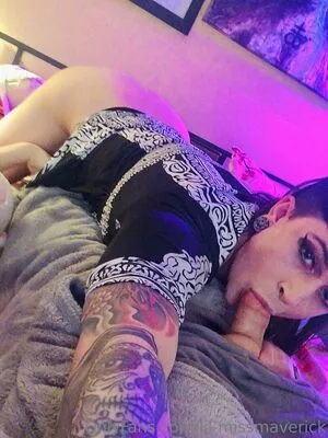 lil-missmaverick / miss_midnight_maverick nude photo #0105
