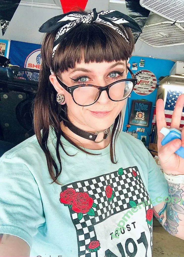lil-missmaverick nude photo #0009 (miss_midnight_maverick)